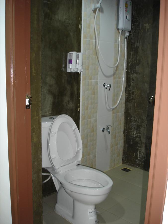 Rak Khun Hostel Chiang Mai Buitenkant foto